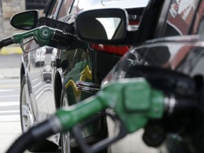 Benzine zam geldi
