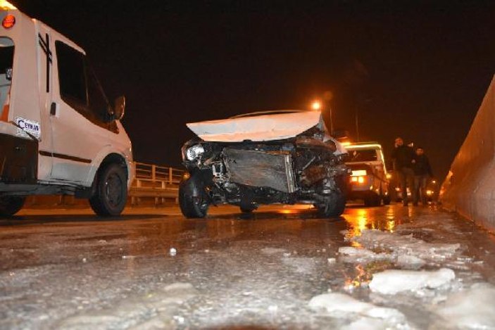 İzmir'de 3,5 saat içinde 85 kaza oldu