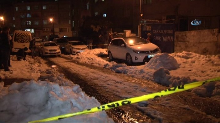 İstanbul’da otomobile el yapımı patlayıcı atıldı