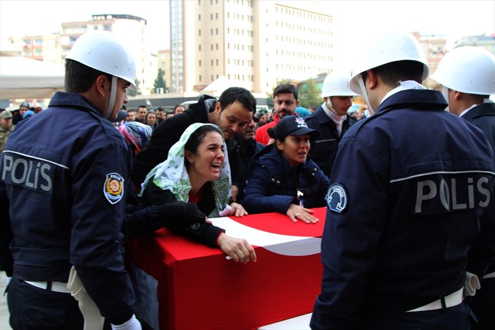 Diyarbakır şehitleri memleketlerine uğurlandı