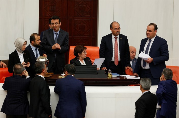 CHP'li katip üye 7. maddenin oy tutanağını imzalamadı