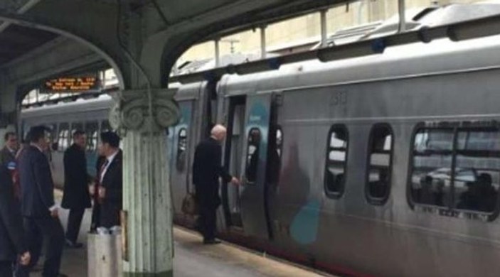 Joe Biden evine trenle döndü