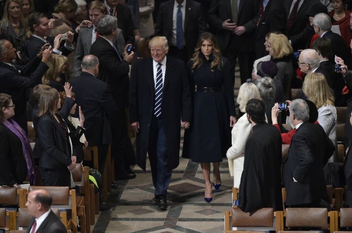 Trump ilk ziyaretini CIA merkezine yaptı