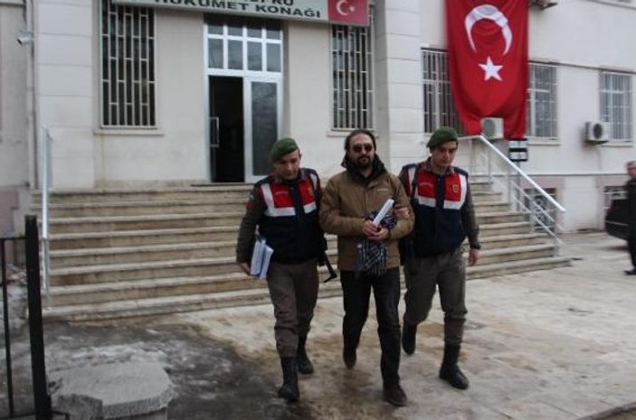 TRT'nin eski spikeri Yunanistan'a kaçarken yakalandı