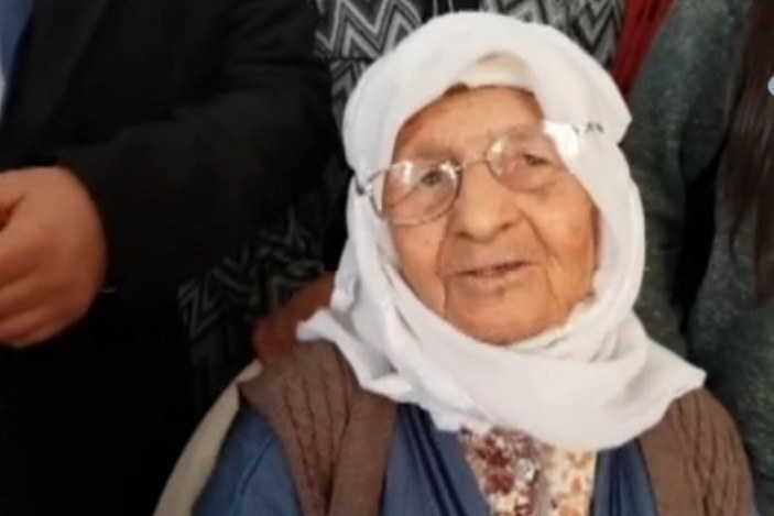 117 yaşındaki Fatma nineden referanduma evet