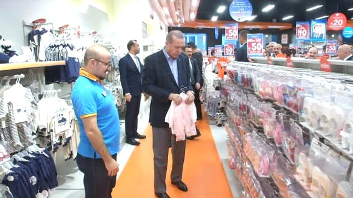 Cumhurbaşkanı Erdoğan torunu için alışveriş yaptı