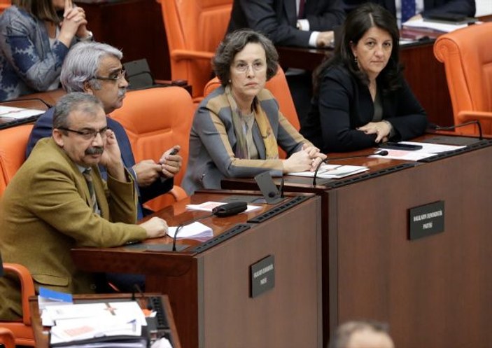 Leyla Zana kararı HDP'lilerin yüzünü düşürdü