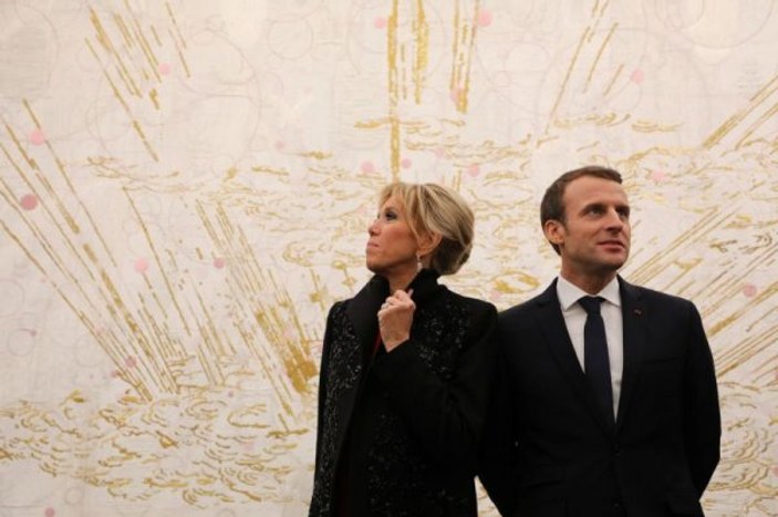 Macron gençken erotik kitap yazdı iddiası
