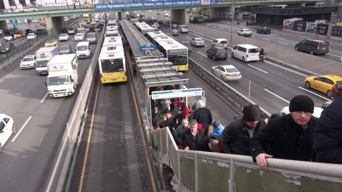 Metrobüsle yolculuk 22 milyon arttı