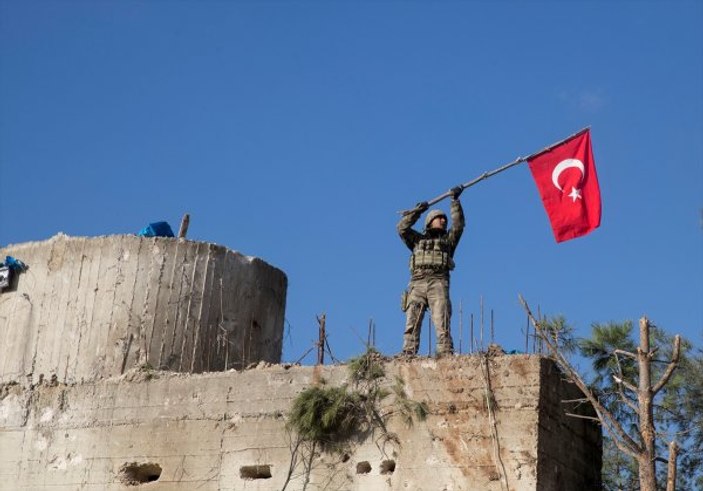 Burseya Dağı'na Türk Bayrağı dikildiği an