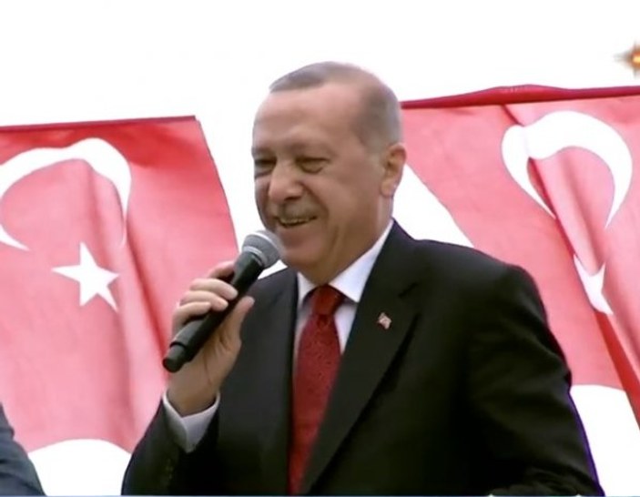 Başkan Erdoğan'ın Rize mitinginde neşeli anlar
