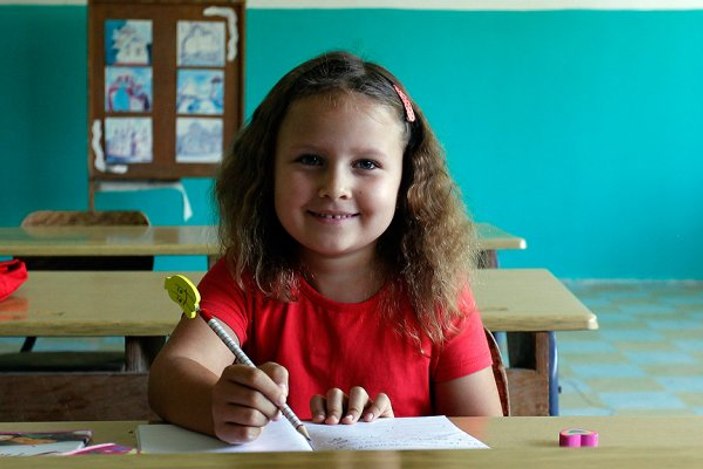 Sırbistan'da köy okulu tek öğrenci için eğitim veriyor