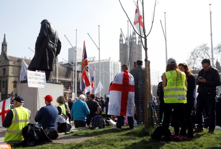 Londra'da Brexit karşıtları sokağa çıktı