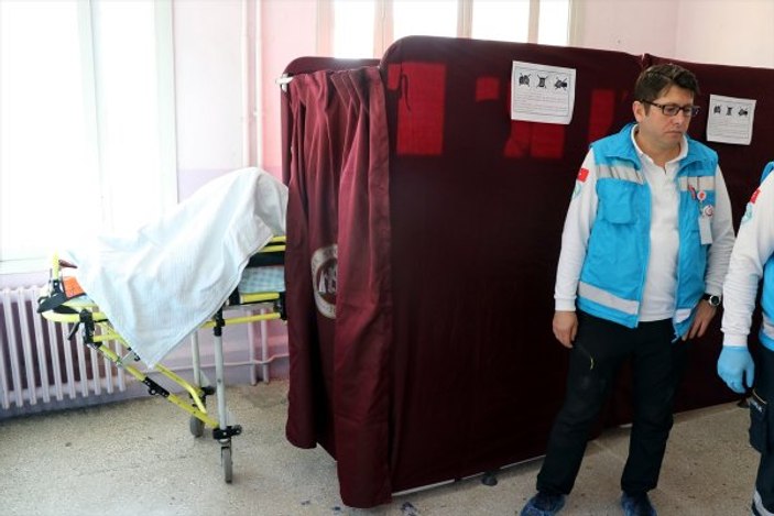 Kırklareli'de bir kadın oyunu sedye üzerinde kullandı