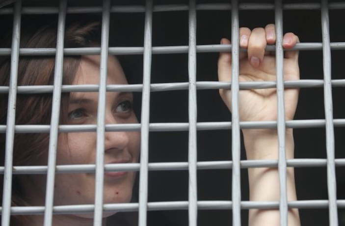 Rus gazeteciye destek veren 400 eylemci gözaltında
