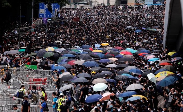 Çin-ABD geriliminde Hong Kong da karıştı