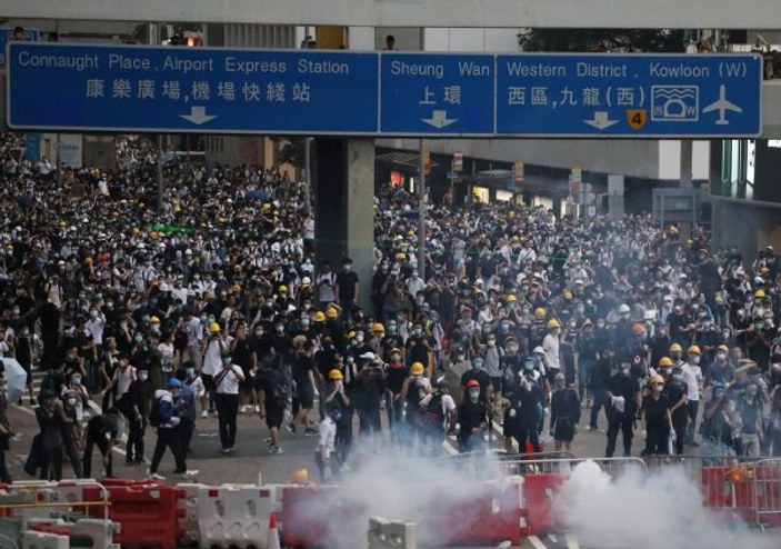 Çin-ABD geriliminde Hong Kong da karıştı