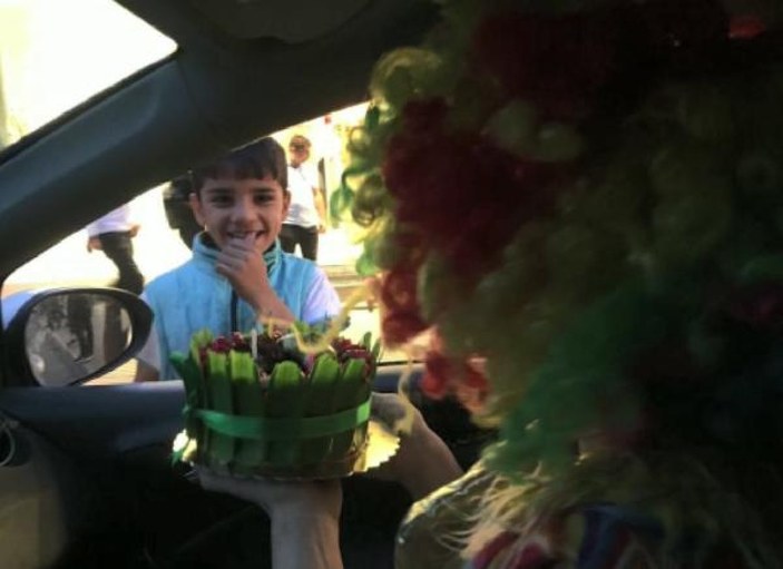 Cam silen 11 yaşındaki Sadık'a sürpriz doğum günü