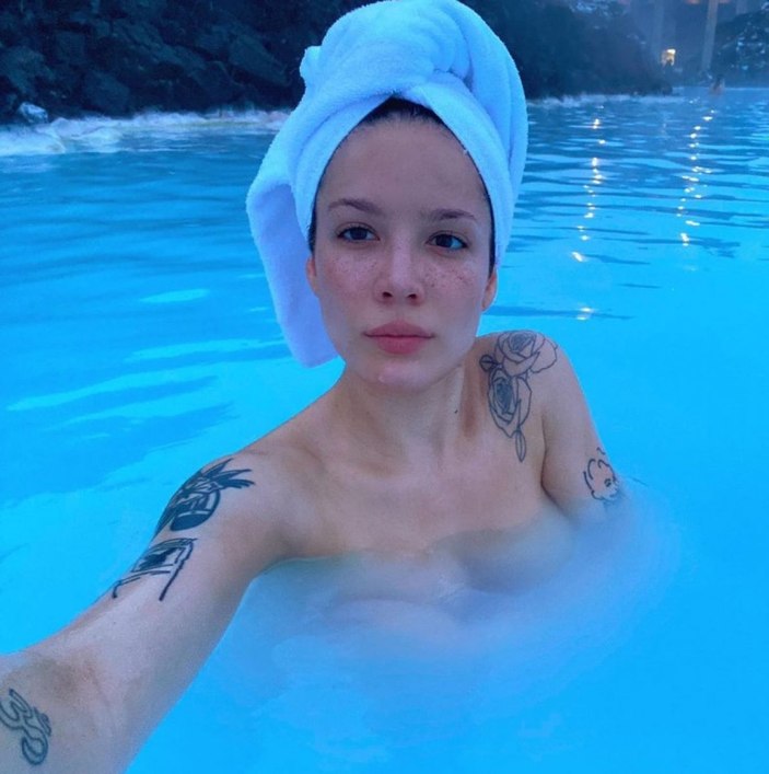 ABD’li şarkıcı Halsey, Türk olduğunu açıkladı