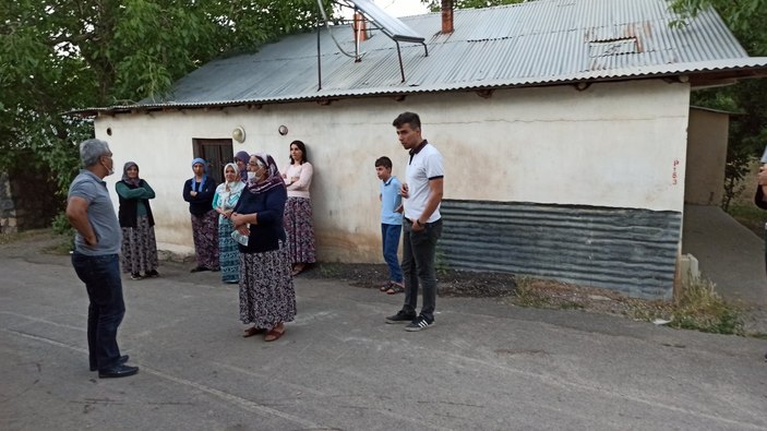 Kahramanmaraş'ta cinnet geçirdi komşularına saldırdı
