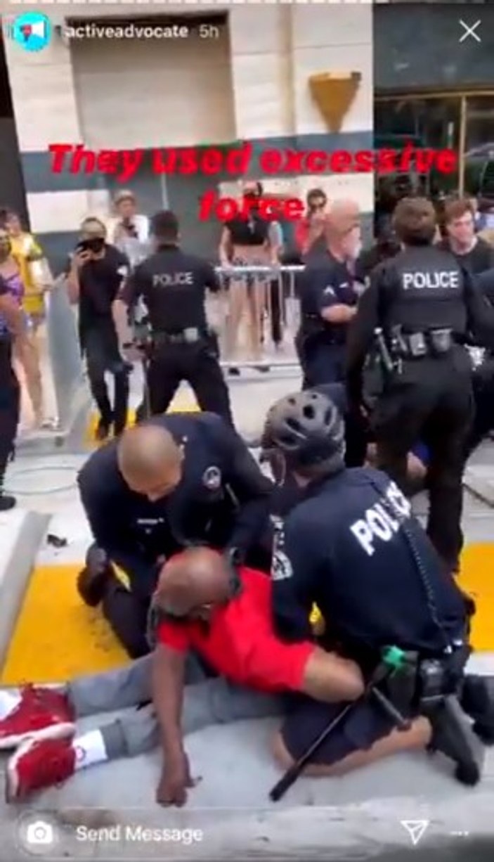 ABD polisi bu kez engelli siyahiyi darbetti