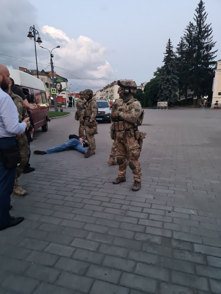 Ukrayna'da 10 saatlik rehine krizi sona erdi