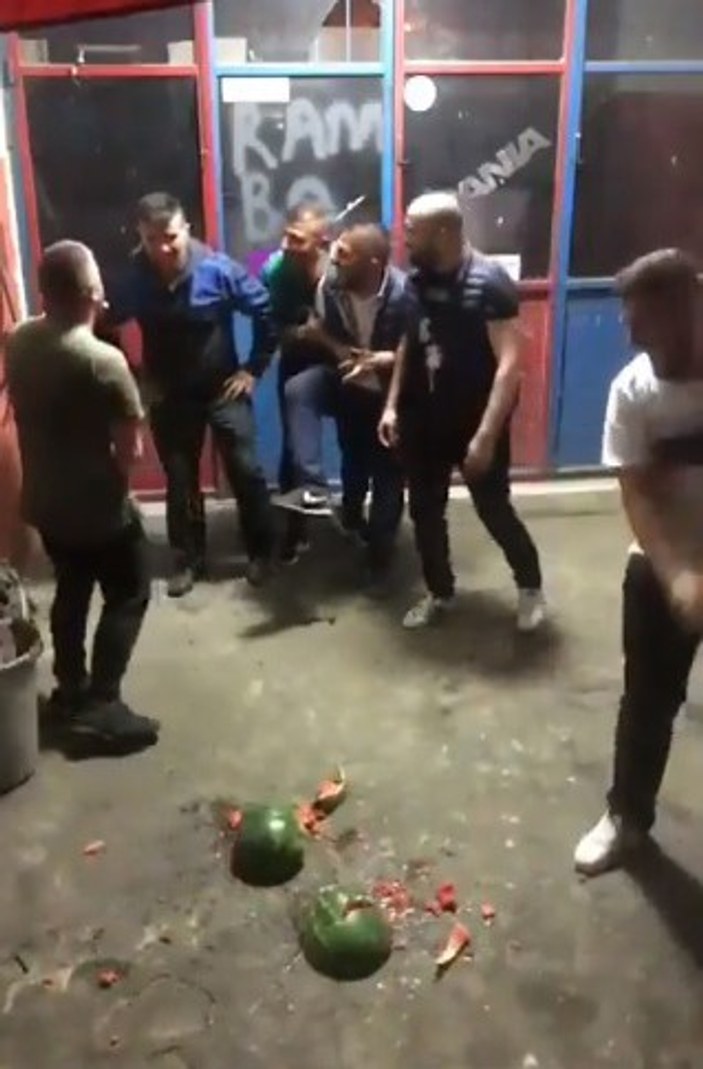 Trabzon'da top yerine karpuza kafa atan adam
