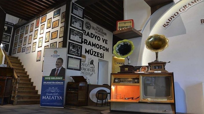 Malatya'da radyo ve gramofonun tarihi müzede toplandı