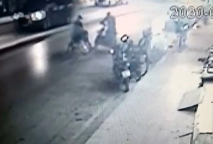 Konya'da elektrikli motosikleti gözler önünde çaldılar