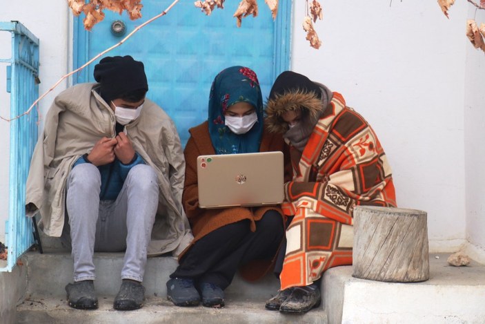 Malatya'da üniversite öğrencileri, köylerine internet istedi