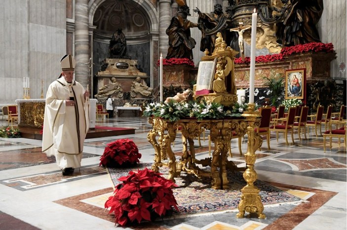 Vatikan'da korona önlemli Noel ayini yapıldı