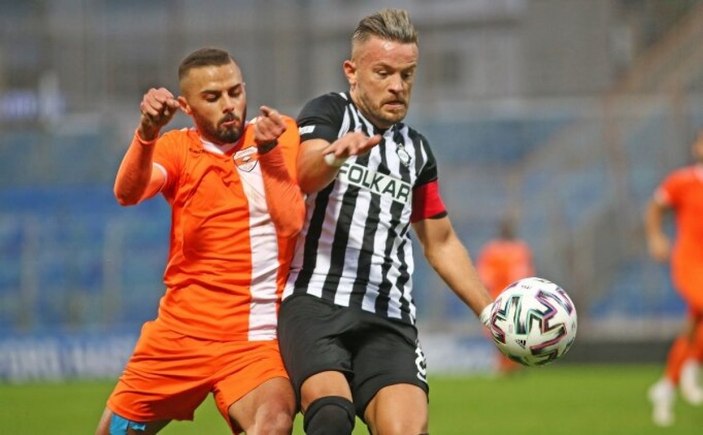 Özgür Özkaya'nın çapraz bağları koptu
