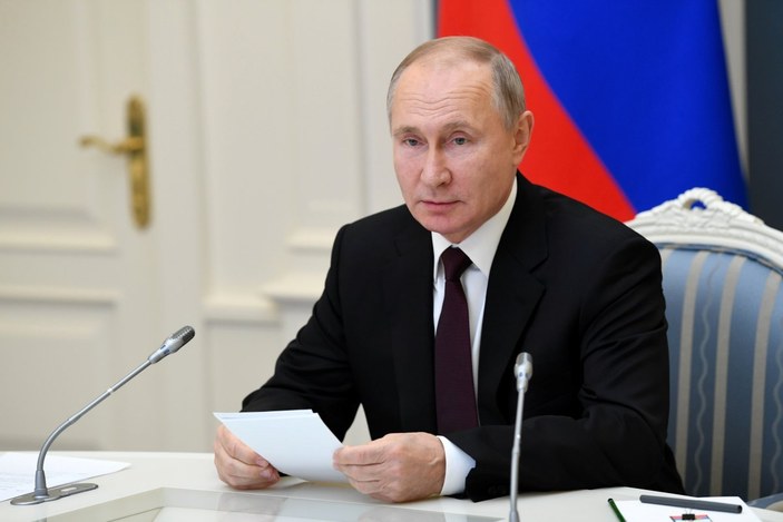 Kremlin: Vladimir Putin, koronavirüs aşısı olacak