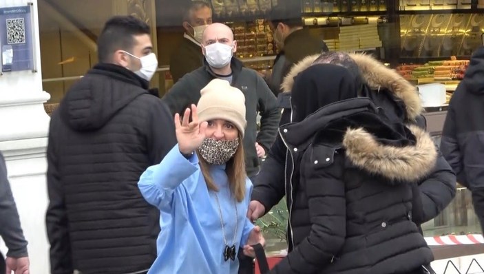 İstanbul'da kadın turist gazeteciye saldırdı