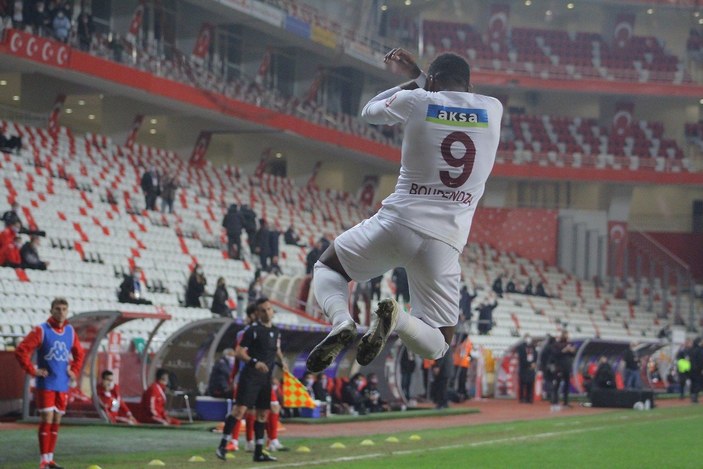 Hataysporlu Boupendza, Süper Lig tarihine geçti