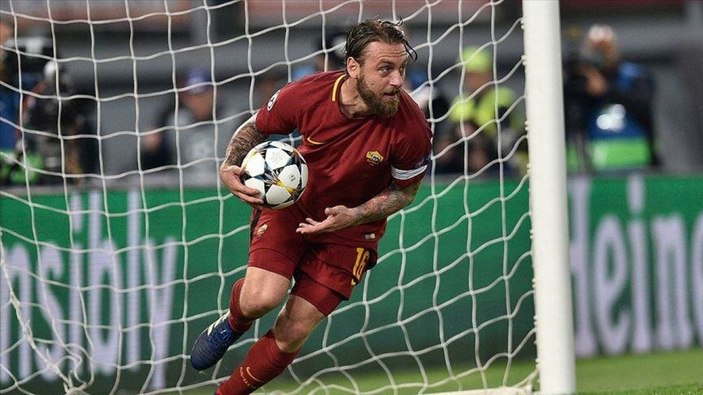 2020 yılında yeşil sahalara veda eden futbolcular