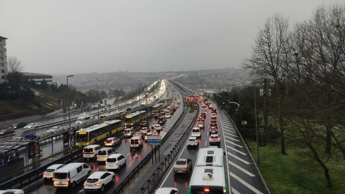 İstanbul trafiğinde 'kar' yoğunluğu