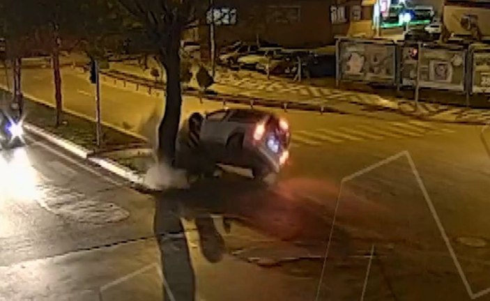 Aksaray'da 2 ayrı trafik kazası kamerada
