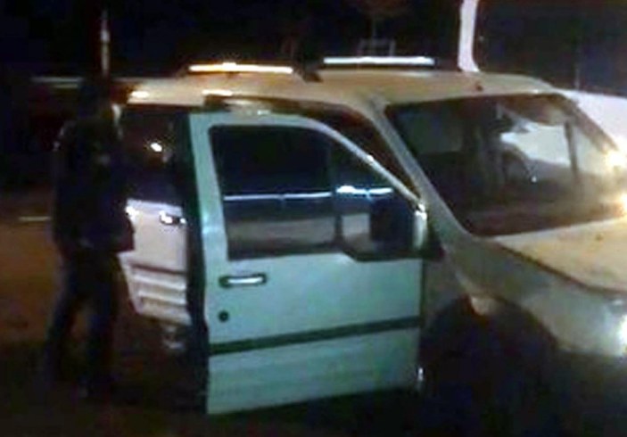 Tekirdağ'da 5 kişilik araçta 15 göçmen yakalandı