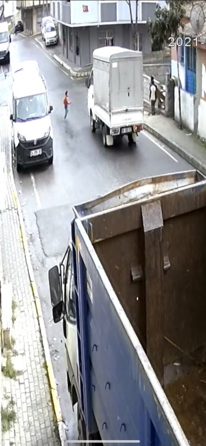 Avcılar’da 3 yaşındaki çocuğun kamyonetin altında ezilme anı