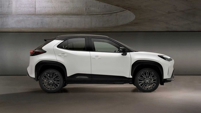 YARİS CROSS