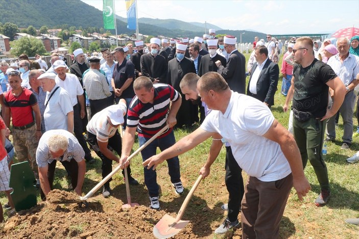 Bosna Savaşı'nın 6 kurbanı daha toprağa verildi