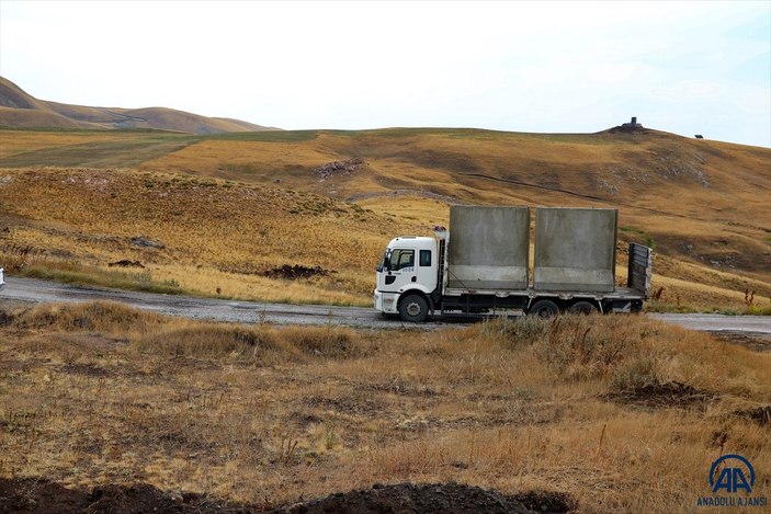 Türkiye-İran sırında duvar örme çalışmaları devam ediyor