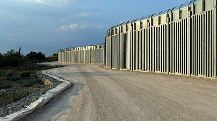 Yunanistan'dan 'Afganlar' için önlem: Türkiye sınırına 40 kilometrelik çelik duvar örüldü