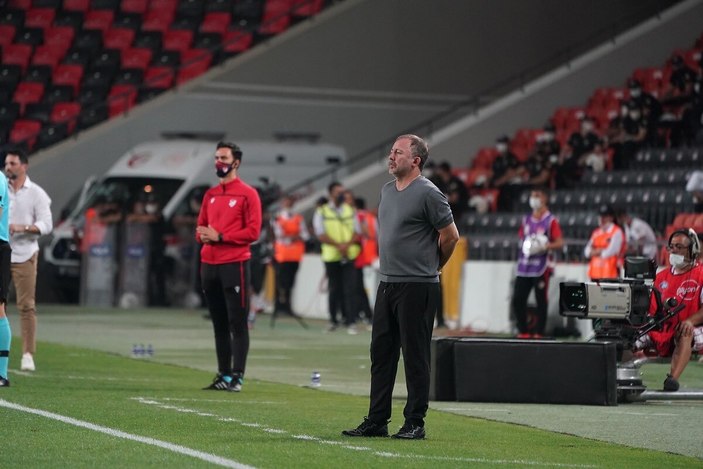 Sergen Yalçın: Madem oynattırmayacaksın neden aldırıyorsun