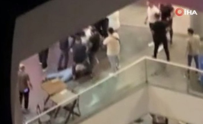 Beylikdüzü'nde eğlence mekanı çıkışı tekme tokat kavga