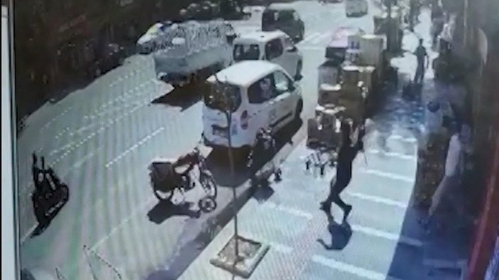Şanlıurfa’da hareket eden bebek arabasını yakaladı