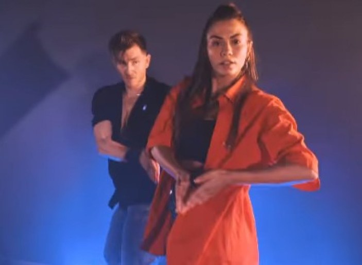Demet Özdemir’den yeni dans videosu