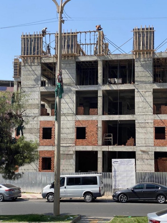 Diyarbakır’da inşaat işçileri tehlikeye davet çıkardı