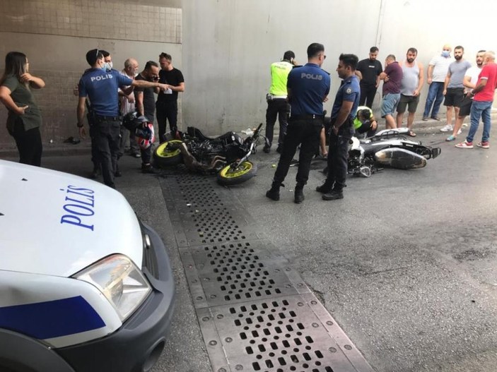 İzmir'de iki motosiklet çarpıştı: 3 Yaralı